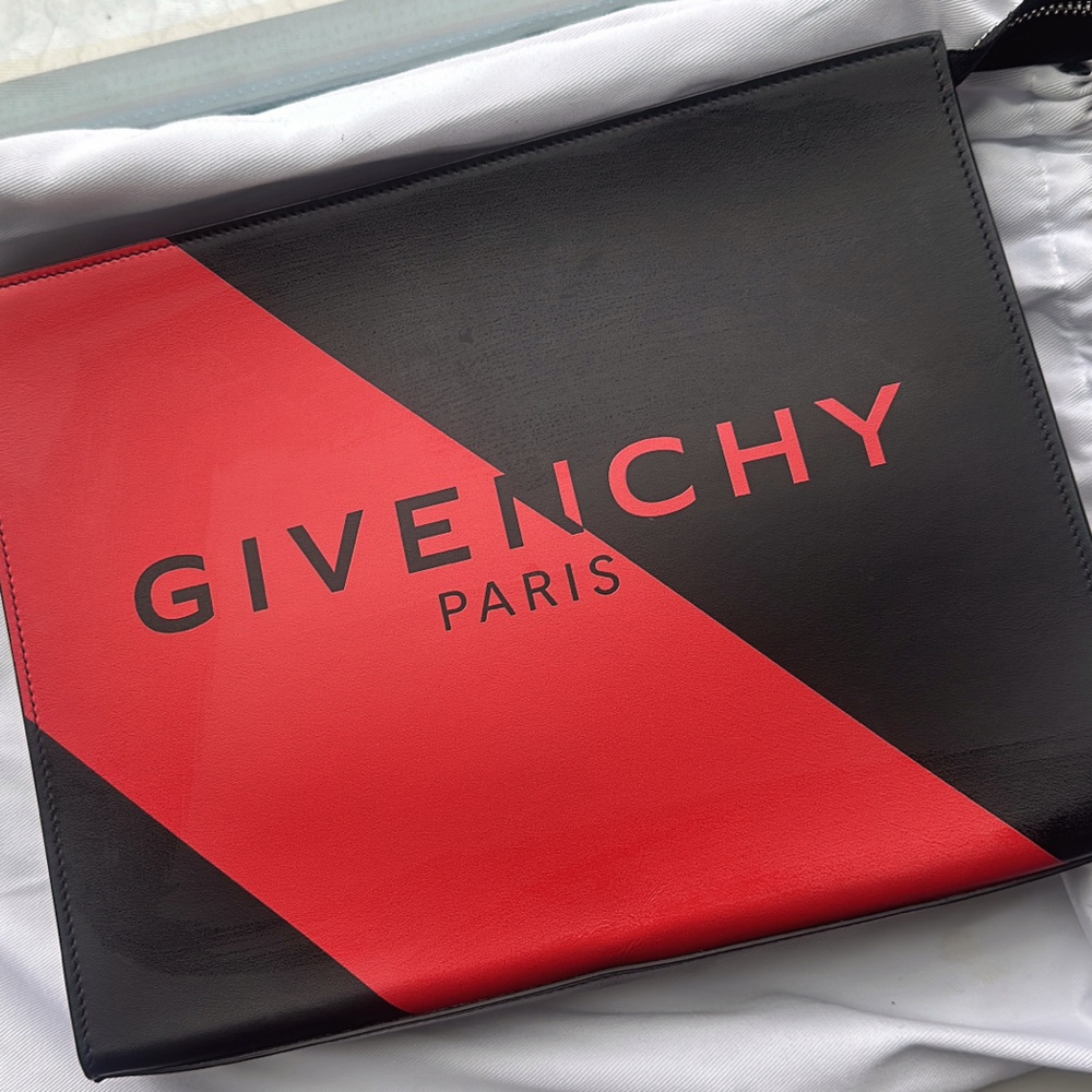 Givenchy Red and Black Clutch, worn once basically new - Picture 3 of 4